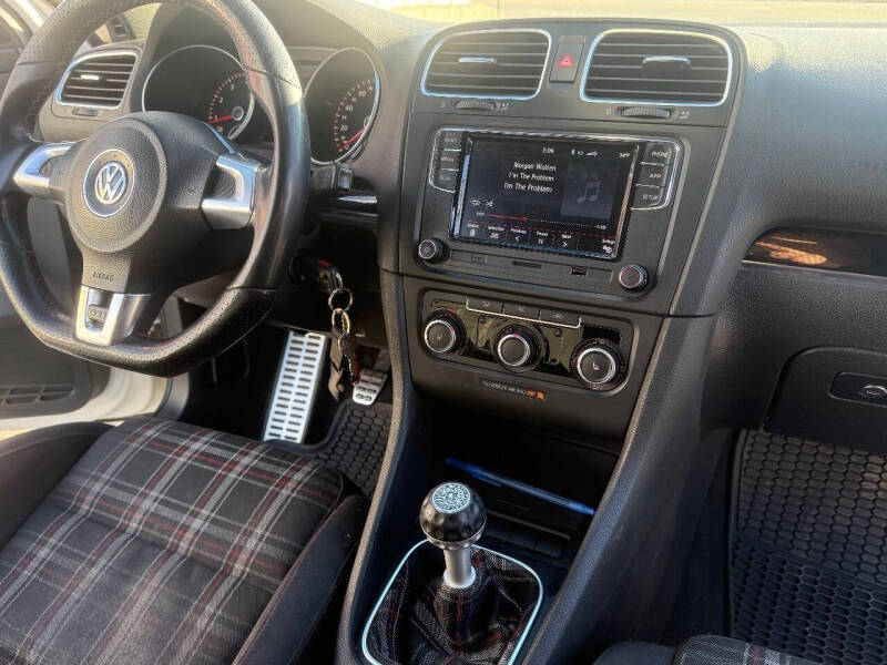 2011 Volkswagen GTI Base PZEV