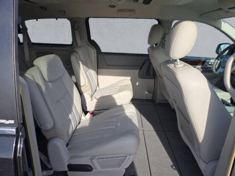 2009 Chrysler Town and Country Touring