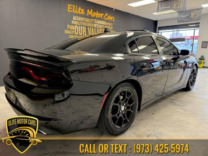 2017 Dodge Charger SXT