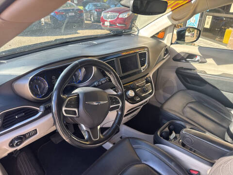 2020 Chrysler Pacifica Touring L