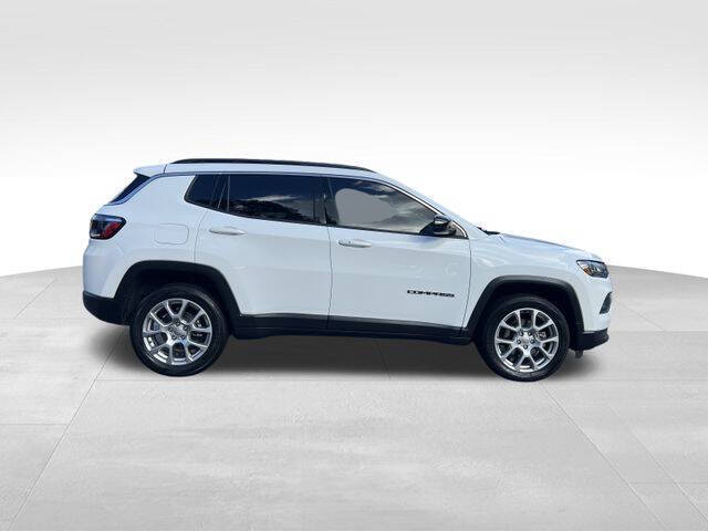 2022 Jeep Compass Latitude Lux