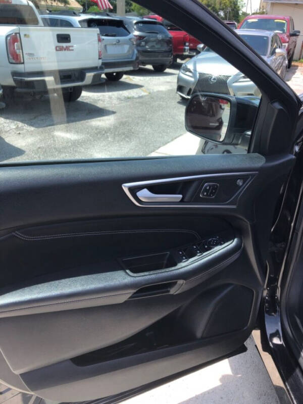 2021 Ford Edge Titanium