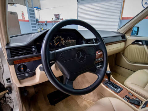 1994 Mercedes-Benz E-Class E 320