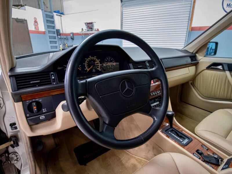 1994 Mercedes-Benz E-Class E 320