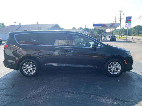 2024 Chrysler Pacifica Touring L