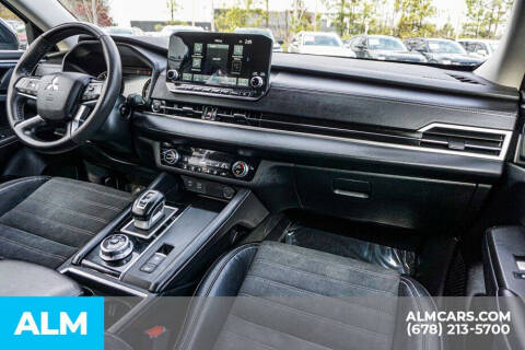 2023 Mitsubishi Outlander SE