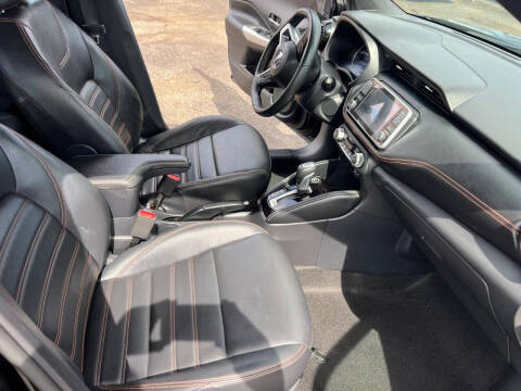 2020 Nissan Kicks SR