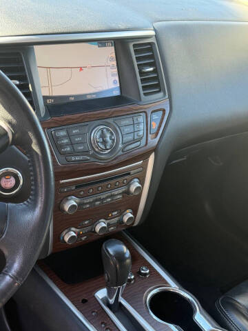 2017 Nissan Pathfinder Platinum