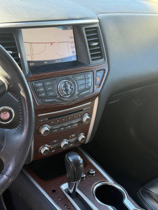 2017 Nissan Pathfinder Platinum