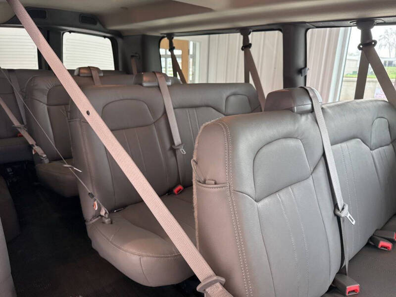 2025 Chevrolet Express LS 3500