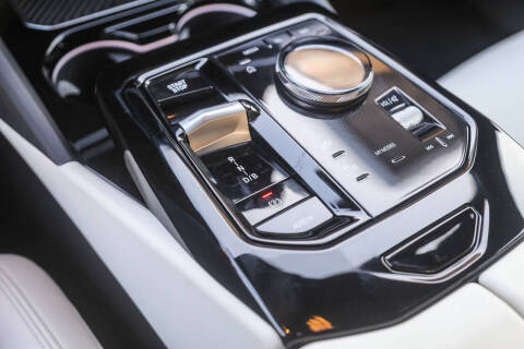 2025 BMW i5 eDrive40