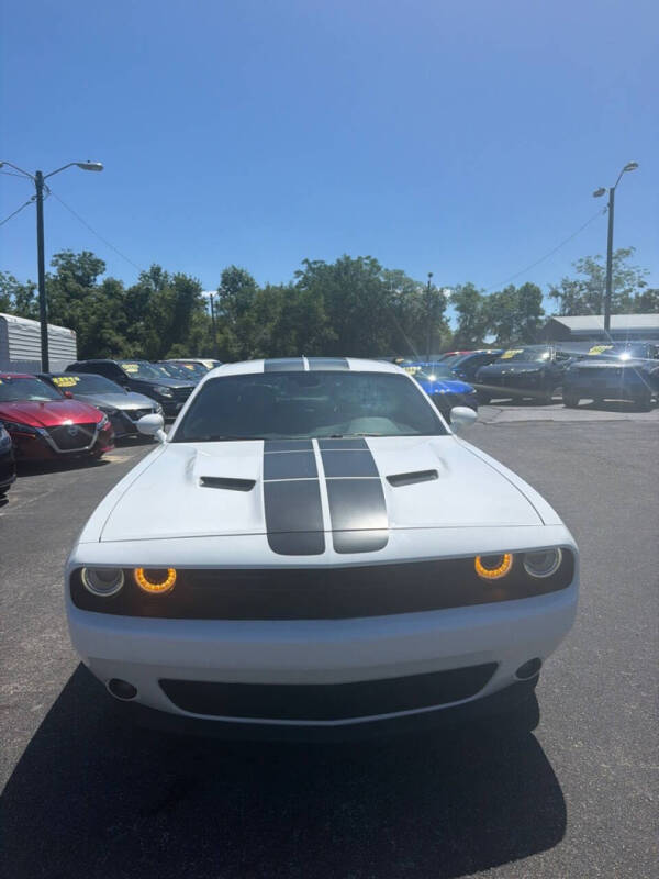 2017 Dodge Challenger SXT Plus