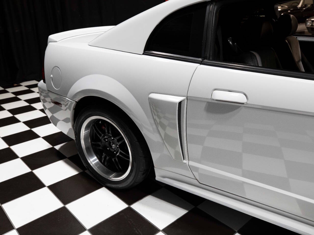 2003 Ford Mustang SVT Cobra 17