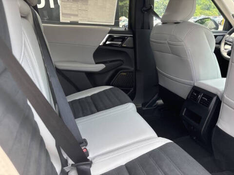 2025 Mitsubishi Outlander SE