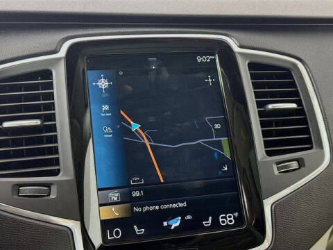 2021 Volvo XC90 T6 Momentum 7-Passenger