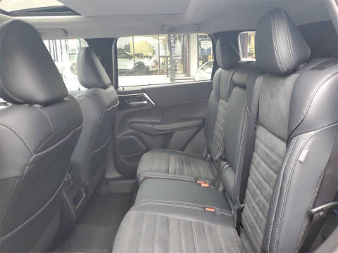 2025 Mitsubishi Outlander PHEV SE