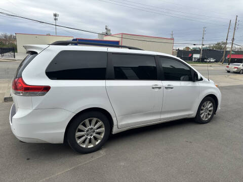 2013 Toyota Sienna XLE 7-Passenger