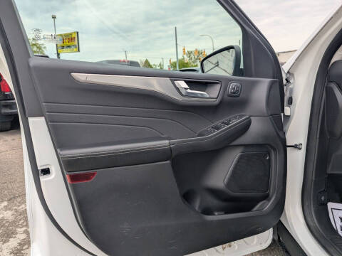2022 Ford Escape Titanium
