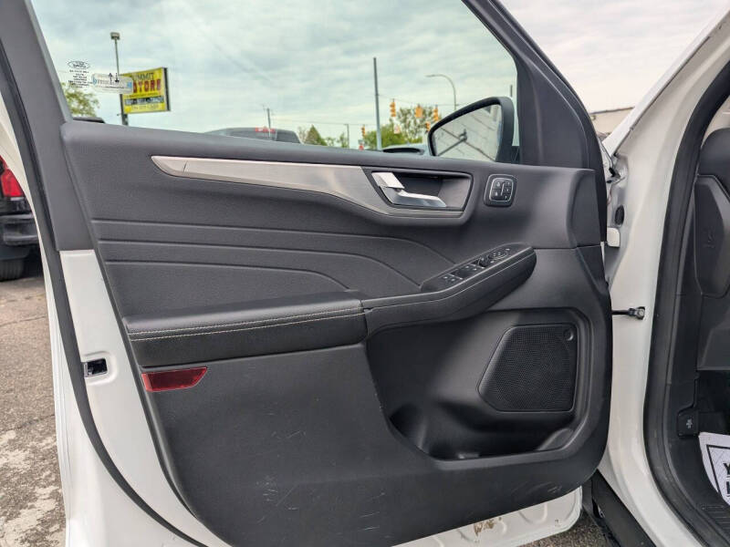 2022 Ford Escape Titanium