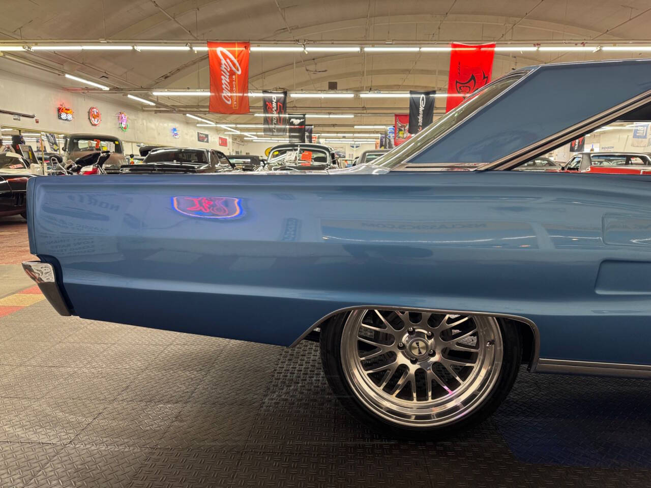1967 Dodge Coronet 25