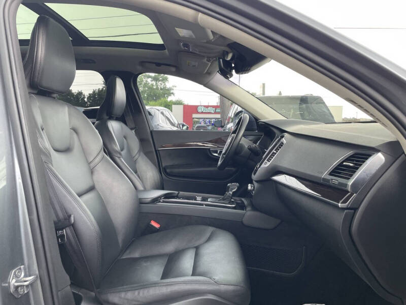 2019 Volvo XC90 T5 Momentum