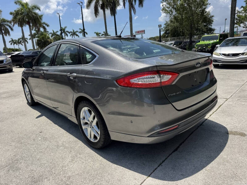 2013 Ford Fusion SE