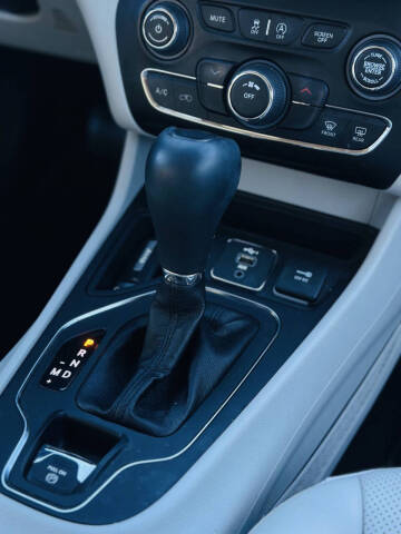 2020 Jeep Cherokee Latitude Lux