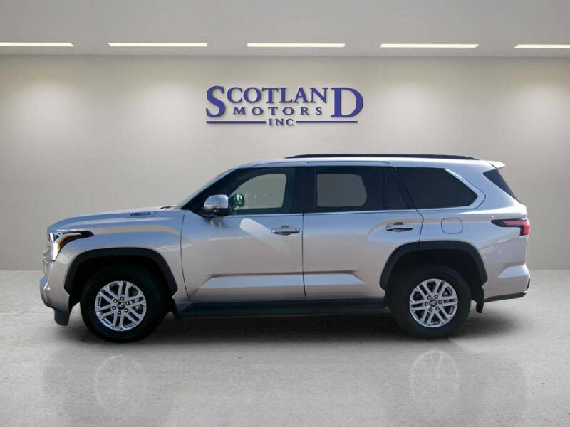 2025 Toyota Sequoia SR5