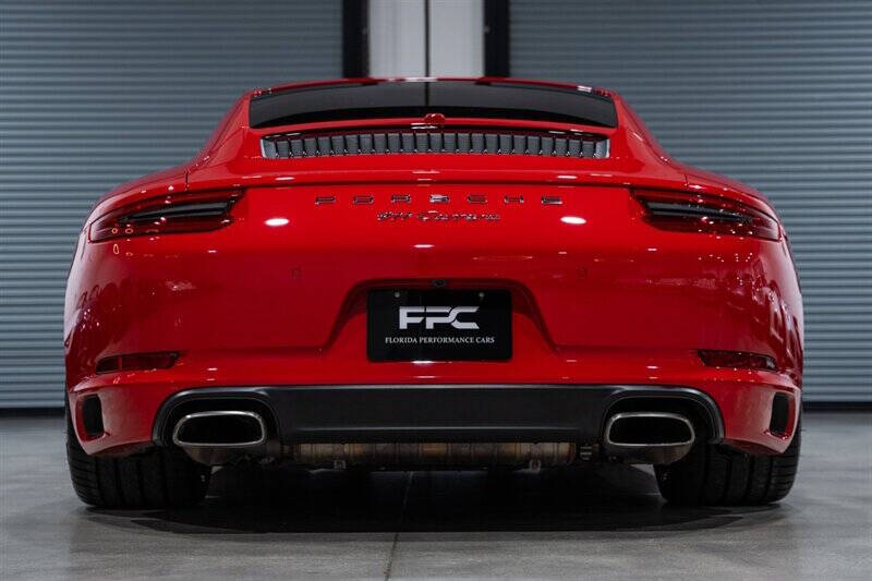 2017 Porsche 911 Carrera