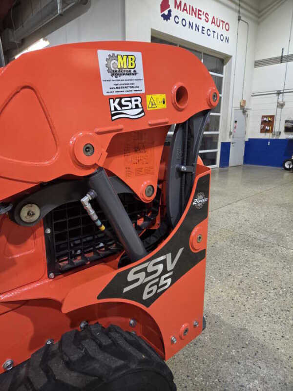 2021 Kubota SSV65