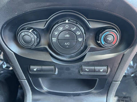 2011 Ford Fiesta SES