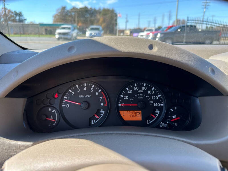 2014 Nissan Frontier SV photo 19