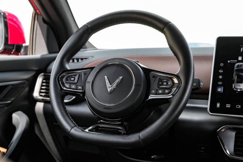 2024 VinFast VF8 Plus