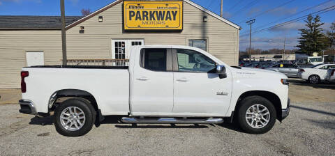 2019 Chevrolet Silverado 1500 for sale at Parkway Motors in Springfield IL