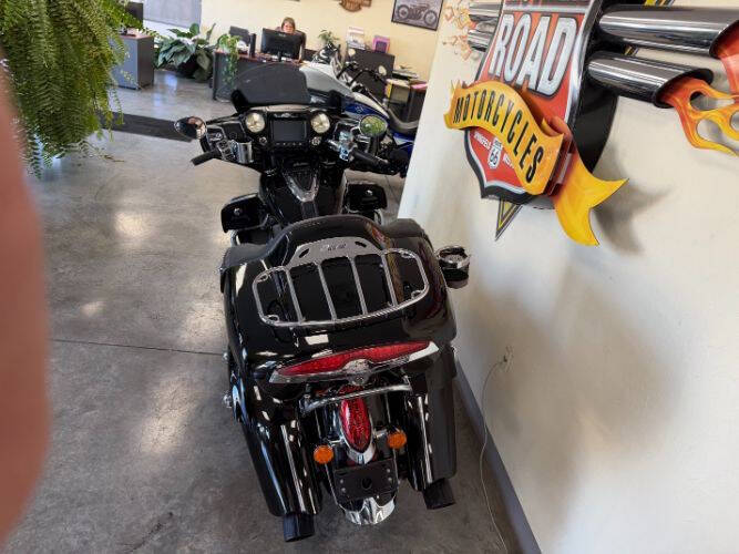 2018 Indian Roadmaster Thunder Black