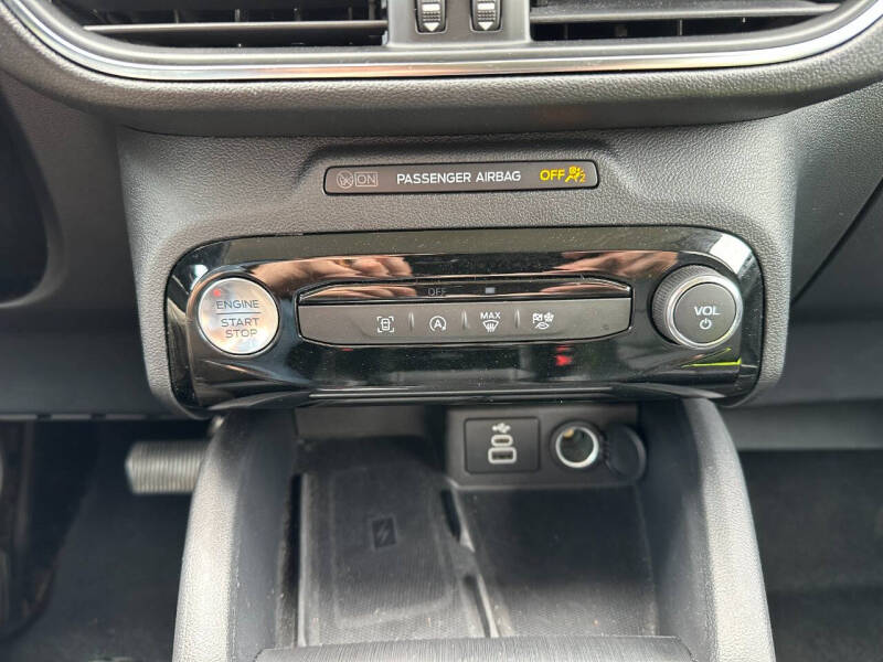 2025 Ford Escape Platinum
