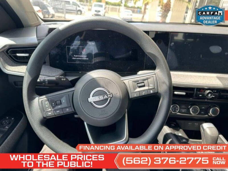 2025 Nissan Kicks SV