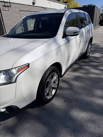 2014 Mitsubishi Outlander SE