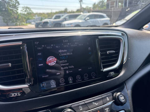 2019 Chrysler Pacifica Touring L Plus