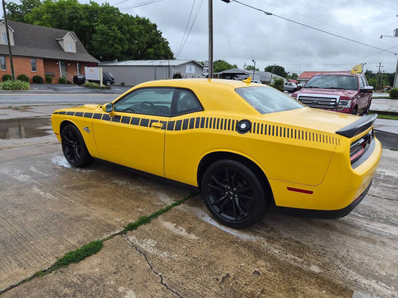 2017 Dodge Challenger SXT Plus