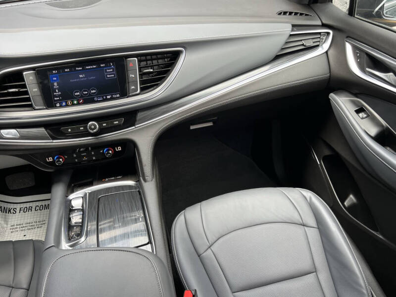 2024 Buick Enclave Essence