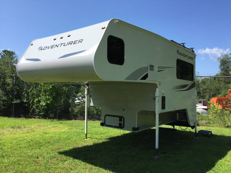 2020 Adventurer 901SB