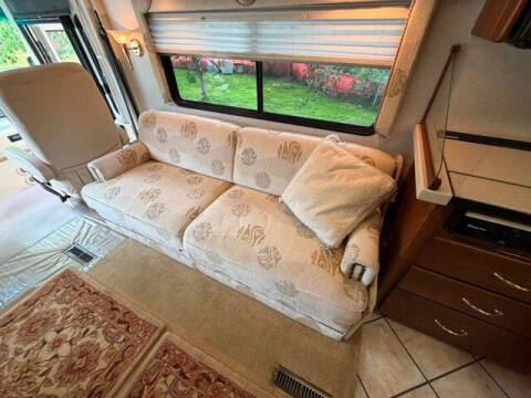 2002 Freightliner XC Chassis