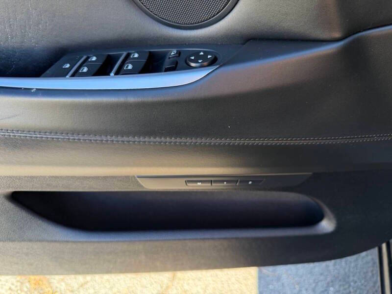 2012 BMW 5 Series 550i xDrive Gran Turismo