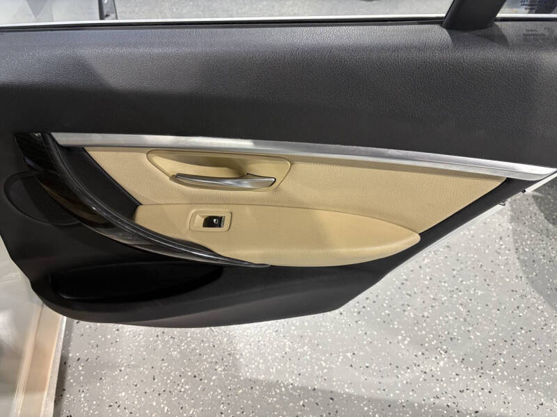 2017 BMW 3 Series 330i