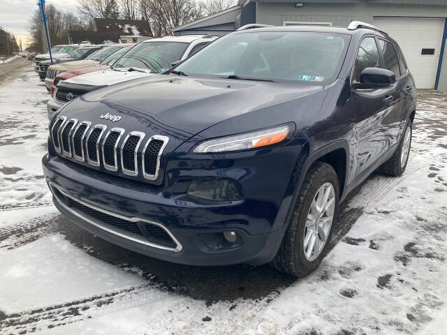 2014 Jeep Cherokee for sale at Chuckie Bizzarro's Fleetwing Auto in Erie, PA