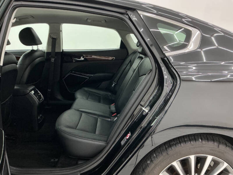 2018 Kia Cadenza Premium