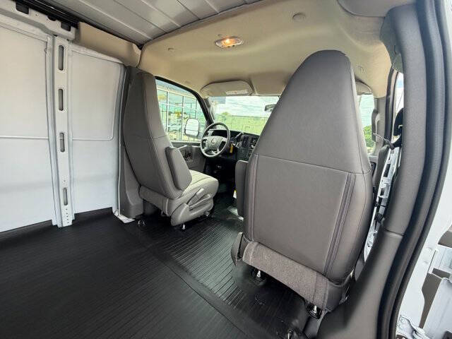 2026 GMC Savana 2500