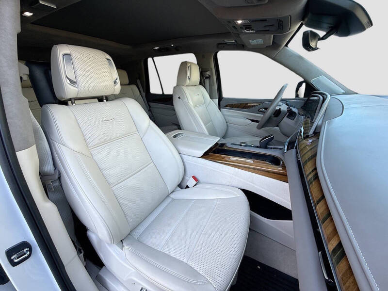 2023 Cadillac Escalade Sport