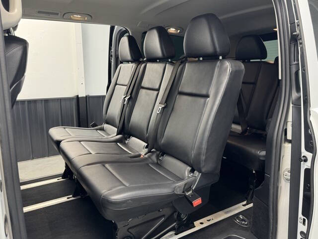 2022 Mercedes-Benz Metris Passenger